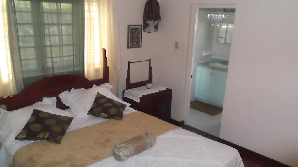 Hill Top Kingston Jamaica Habitación foto